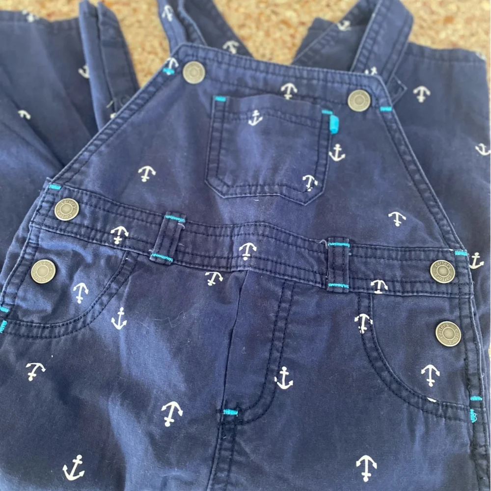 Bundle of Osh Kosh  & Carter’s Bodysuit,Jeans & Overalls Size 24M